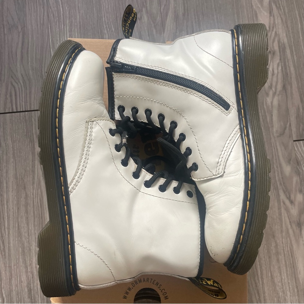 Dr. Martens White Romario Boots sz 4/5